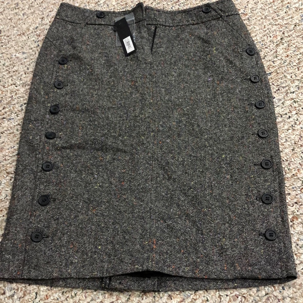 NWT - The Limited - Women’s skirt - size 2